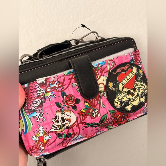 Ed Hardy Small Pink & Black Tattoo Print Crossbody Bag-NWT - Picture 2 of 7